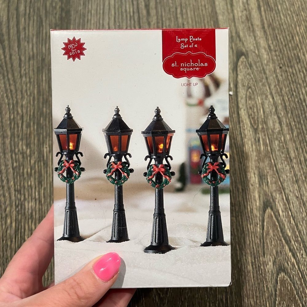 The Village Collection St. Nicholas Square Lamp Posts Set of 4 Light Up with Box